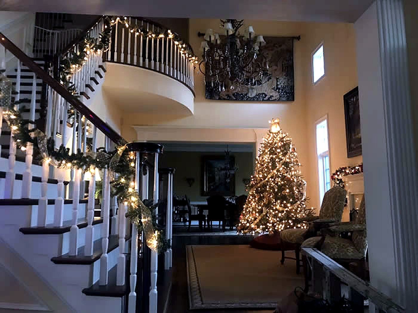 interior_christmas_decorating_service_washington_maryland_leesburg_tree_mantel